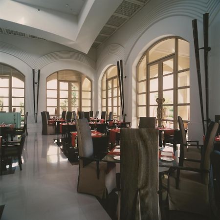Trident Gurgaon Otel Dış mekan fotoğraf The restaurant