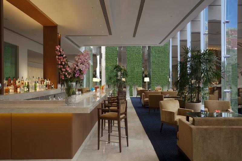 Trident Gurgaon Otel Restoran fotoğraf The Bar